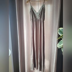 Beige summer dress size medium by Umgee